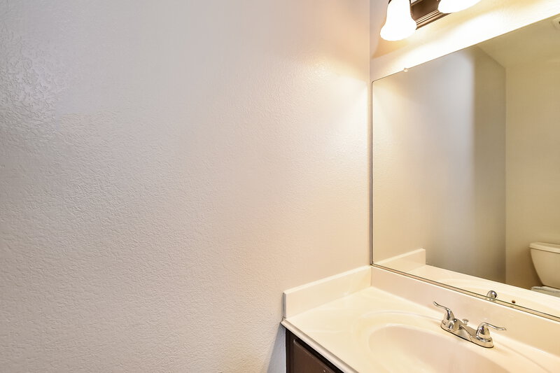 2,095/Mo, 4701 Cliff Breeze Dr North Las Vegas, NV 89081 Bathroom View