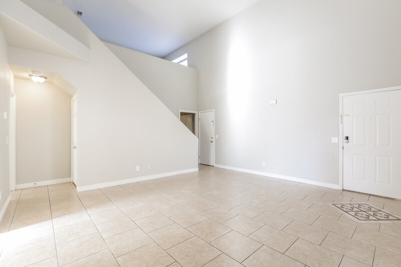 1,880/Mo, 7533 Hickory Hills Dr Las Vegas, NV 89130 Living Room View 2