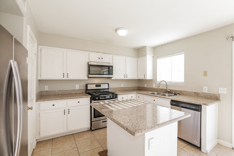 1,880/Mo, 7533 Hickory Hills Dr Las Vegas, NV 89130 Kitchen View