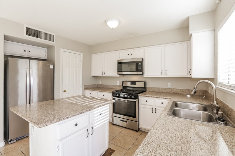 1,880/Mo, 7533 Hickory Hills Dr Las Vegas, NV 89130 Kitchen View 2