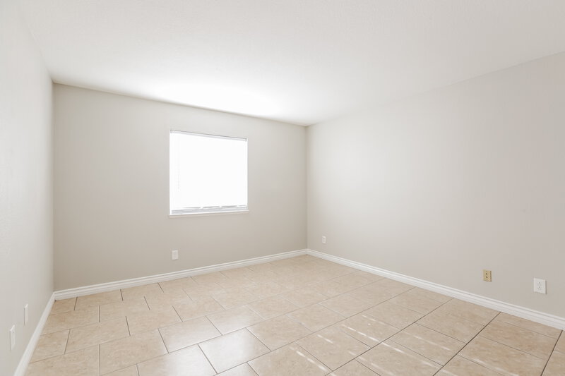 1,880/Mo, 7533 Hickory Hills Dr Las Vegas, NV 89130 Main Bedroom View