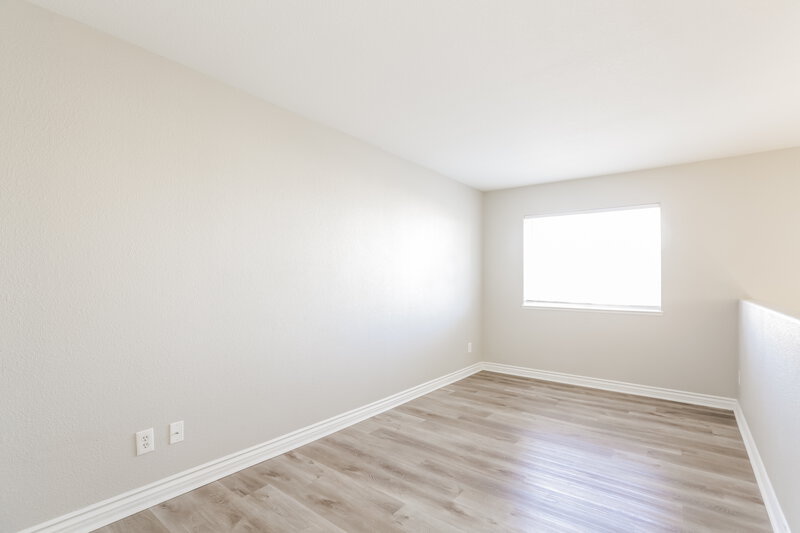 1,880/Mo, 7533 Hickory Hills Dr Las Vegas, NV 89130 Loft View