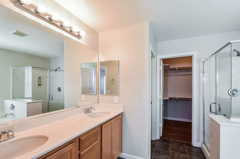 2,195/Mo, 10716 Mystic Shore Ave Las Vegas, NV 89166 Main Bathroom View