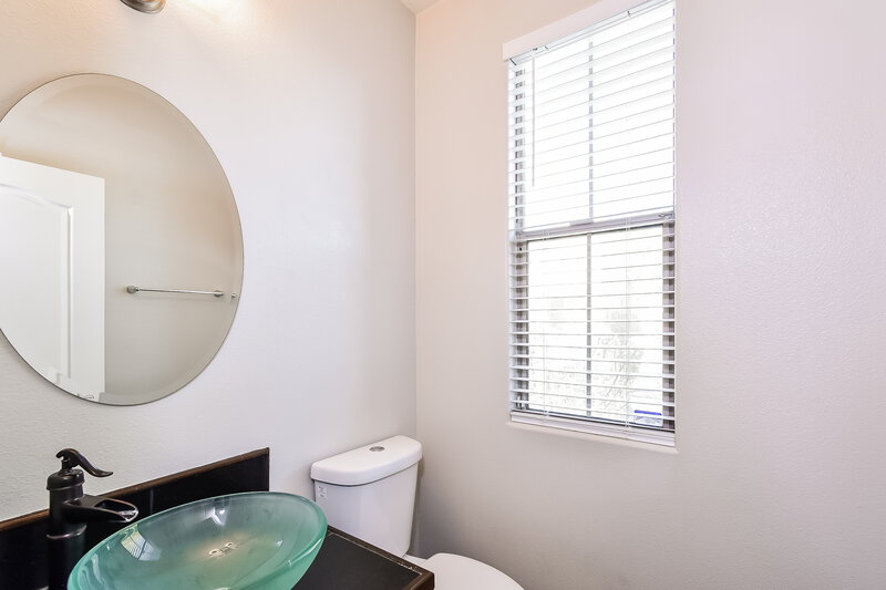2,195/Mo, 10716 Mystic Shore Ave Las Vegas, NV 89166 Bathroom View 2