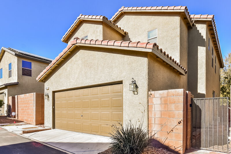2,195/Mo, 10716 Mystic Shore Ave Las Vegas, NV 89166 Rear View 2