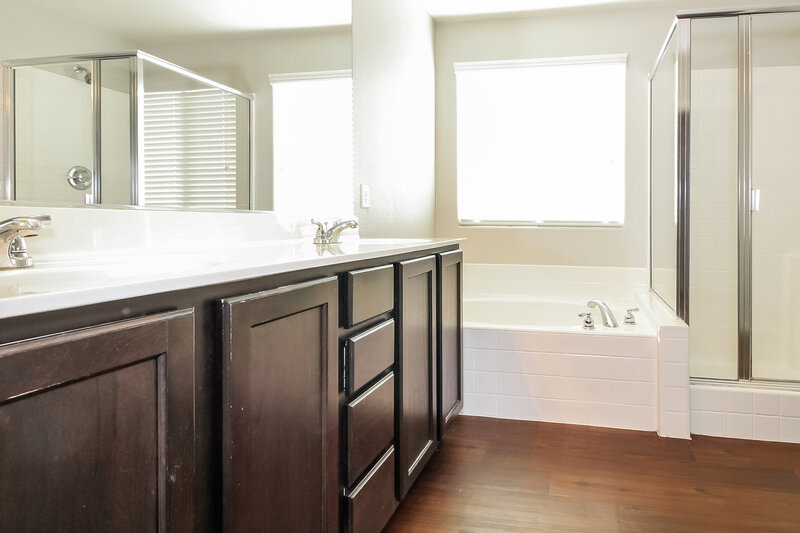 1,860/Mo, 5352 Brazelton St North Las Vegas, NV 89081 Master Bathroom View