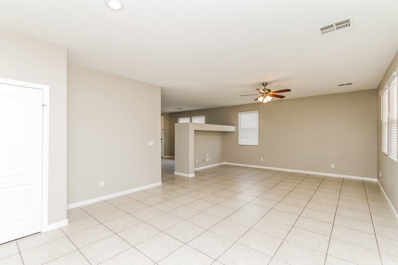 2,135/Mo, 3436 Palatine Hills Avenue North Las Vegas, NV 89081 Living Room View