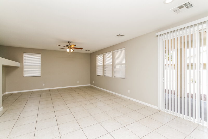 2,135/Mo, 3436 Palatine Hills Avenue North Las Vegas, NV 89081 Living Room View 2