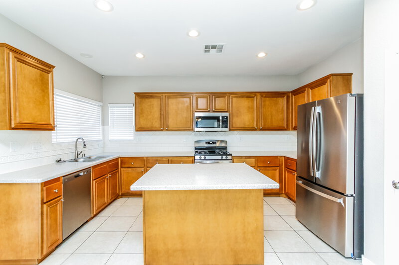 2,135/Mo, 3436 Palatine Hills Avenue North Las Vegas, NV 89081 Kitchen View