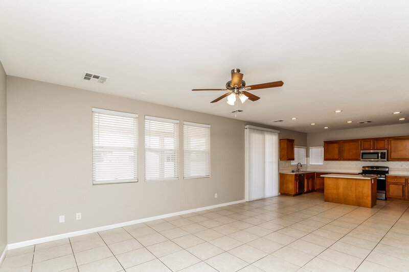 2,135/Mo, 3436 Palatine Hills Avenue North Las Vegas, NV 89081 Family Room View