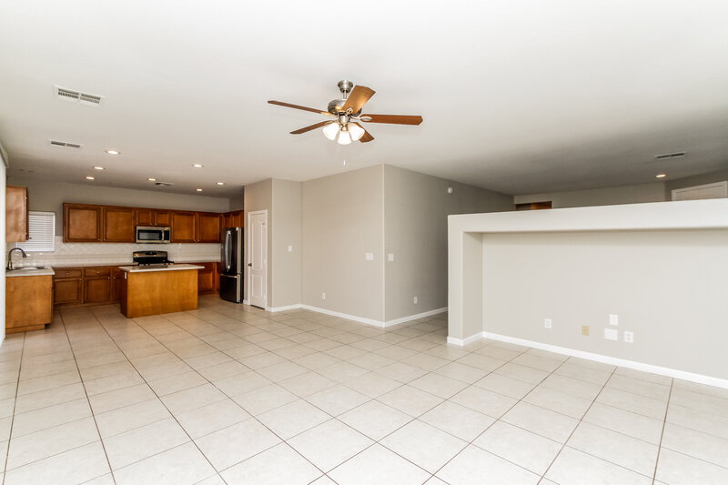 2,135/Mo, 3436 Palatine Hills Avenue North Las Vegas, NV 89081 Family Room View 2