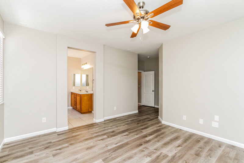 2,135/Mo, 3436 Palatine Hills Avenue North Las Vegas, NV 89081 Main Bedroom View