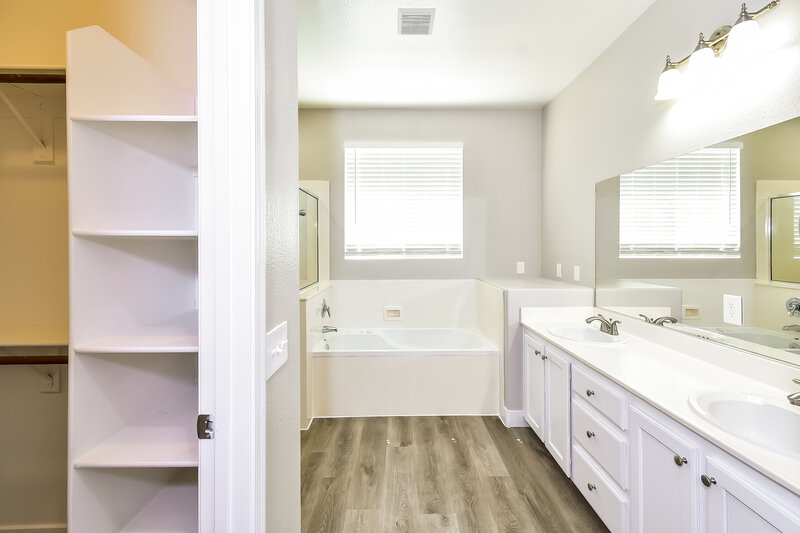 2,305/Mo, 9105 Black Slate Street Las Vegas, NV 89123 Main Bathroom View
