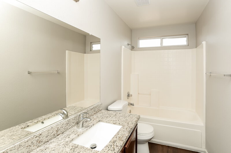 2,055/Mo, 6703 Maple Mesa St North Las Vegas, NV 89084 Bathroom View