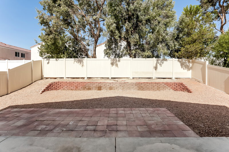 2,055/Mo, 6703 Maple Mesa St North Las Vegas, NV 89084 Patio View