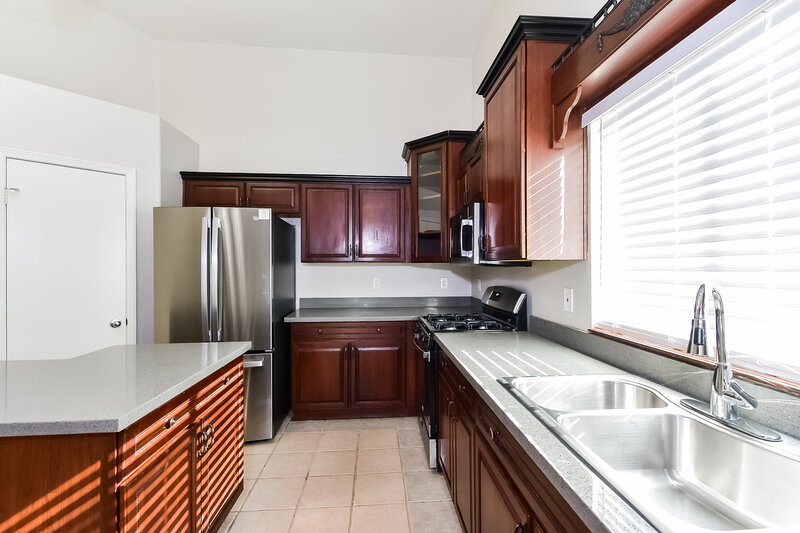 2,010/Mo, 4539 Roper Court North Las Vegas, NV 89081 Kitchen View