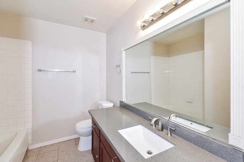 2,010/Mo, 4539 Roper Court North Las Vegas, NV 89081 Bathroom View