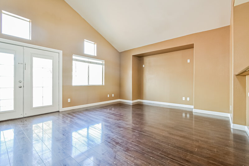 2,420/Mo, 410 Maritocca Ave North Las Vegas, NV 89031 Living Room View