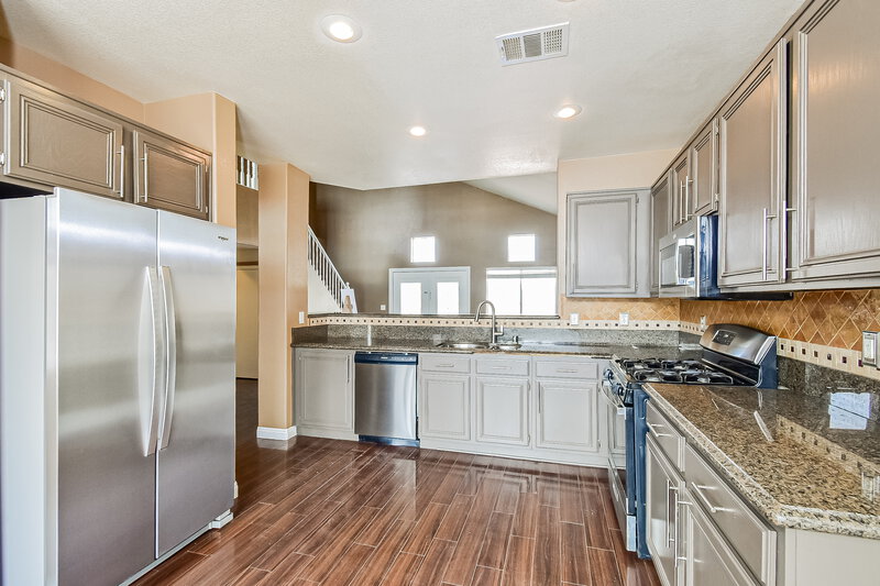 2,420/Mo, 410 Maritocca Ave North Las Vegas, NV 89031 Kitchen View 2
