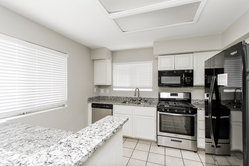 2,080/Mo, 333 Quince Court Henderson, NV 89002 Kitchen View