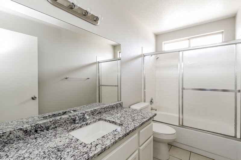 2,080/Mo, 333 Quince Court Henderson, NV 89002 Bathroom View 2
