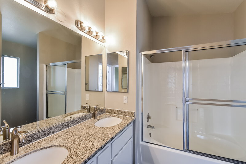 2,075/Mo, 7921 Celebreeze Ct Las Vegas, NV 89145 Main Bathroom View