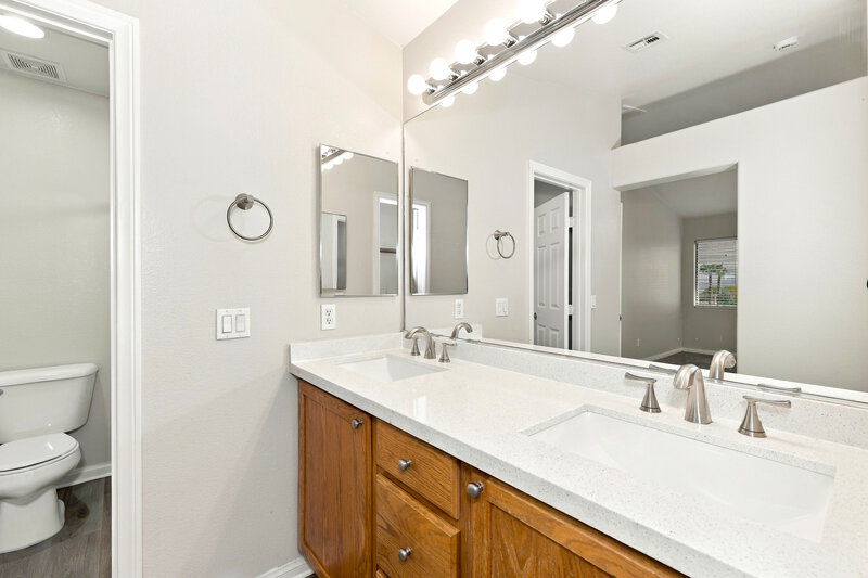 2,170/Mo, 267 Red Eucalyptus Drive Henderson, NV 89015 Bathroom View 3
