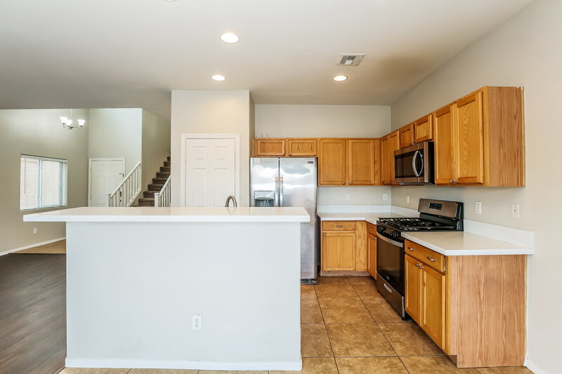 2,990/Mo, 6140 Withrow Downs St North Las Vegas, NV 89081 Kitchen View