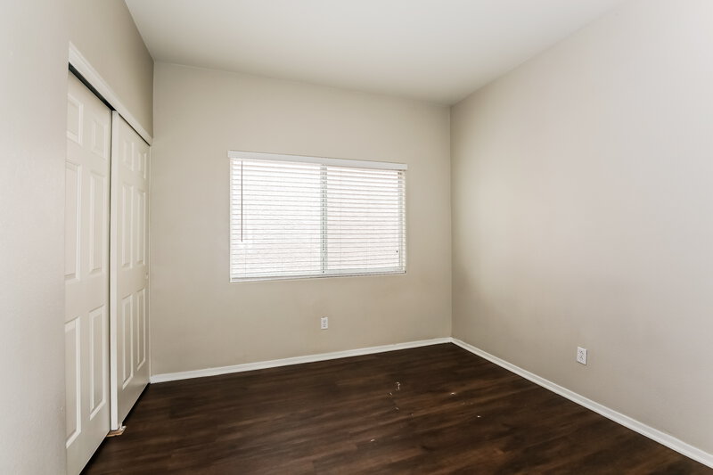 2,990/Mo, 6140 Withrow Downs St North Las Vegas, NV 89081 Bedroom View 2