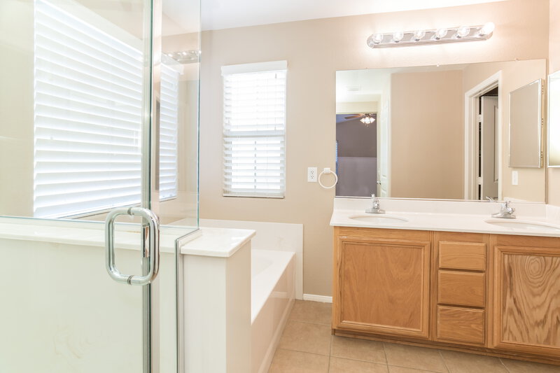 2,325/Mo, 10731 Iona Island Ave Las Vegas, NV 89166 Master Bathroom View 2