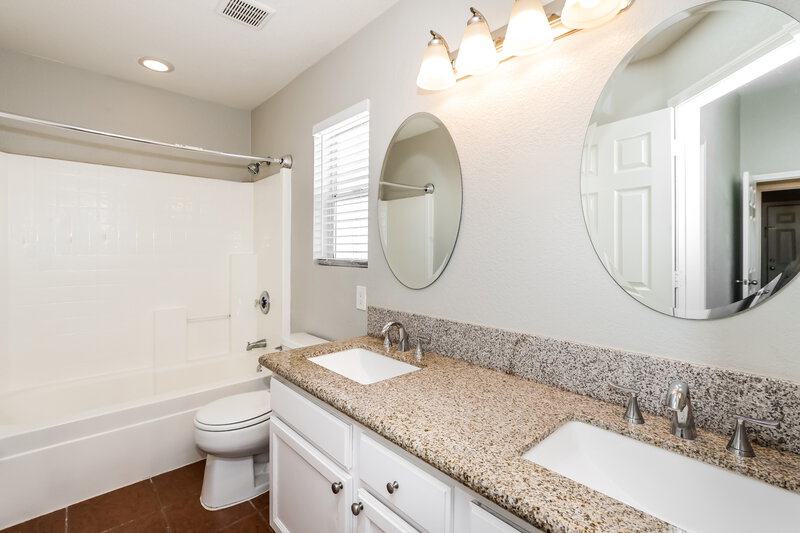 2,055/Mo, 2102 Annbriar Ave North Las Vegas, NV 89031 Main Bathroom View