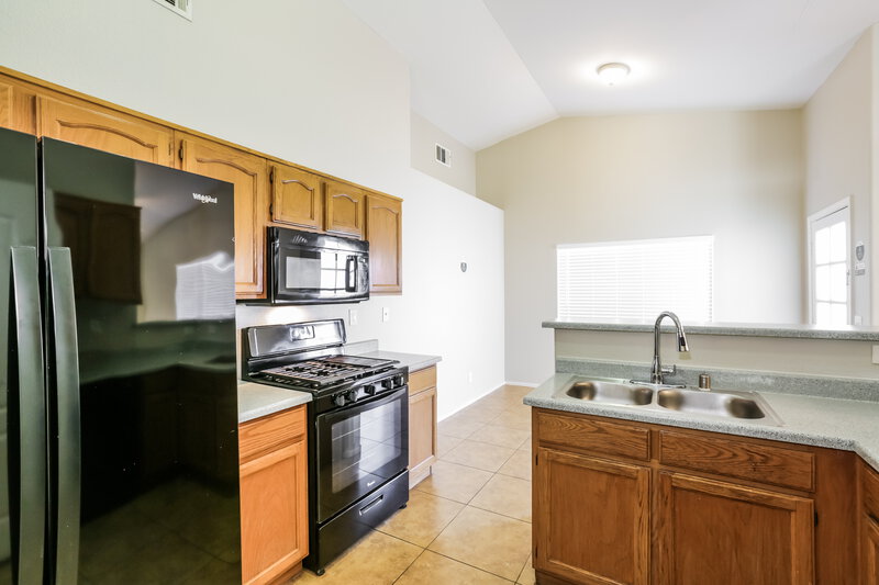 1,980/Mo, 3416 Helmsley Ave North Las Vegas, NV 89031 Kitchen View 2