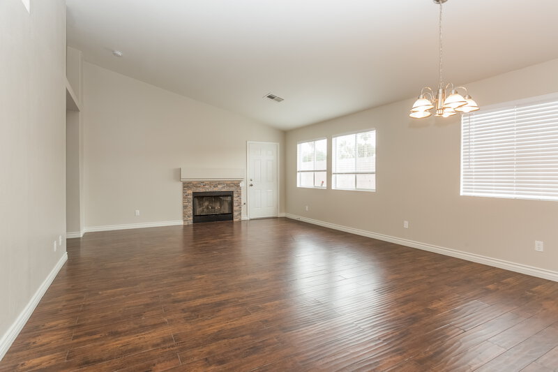 3,150/Mo, 4565 Savin Cir Las Vegas, NV 89130 livingroom View