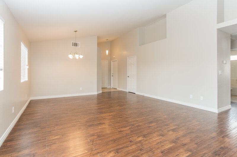 3,150/Mo, 4565 Savin Cir Las Vegas, NV 89130 livingroom View 2