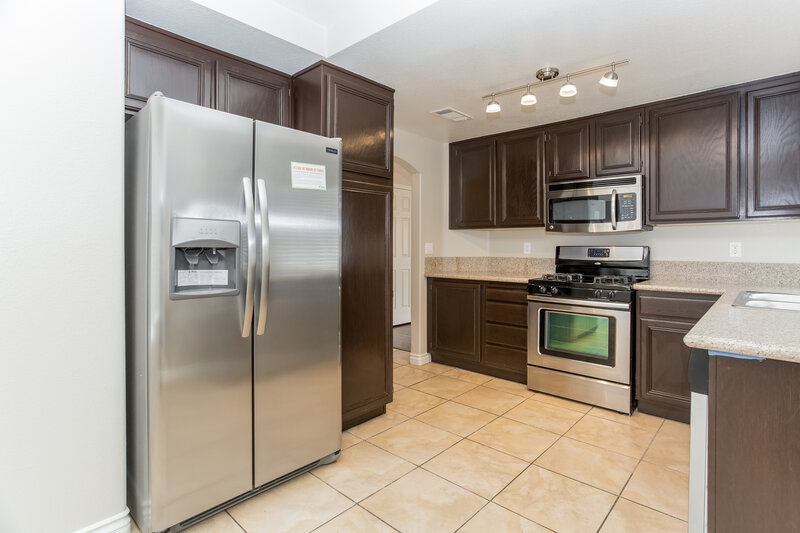 3,150/Mo, 4565 Savin Cir Las Vegas, NV 89130 kitchen View