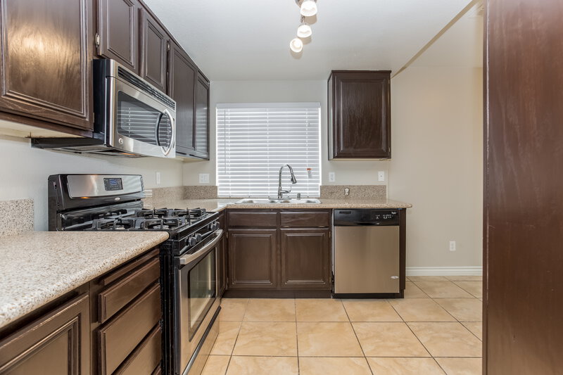 3,150/Mo, 4565 Savin Cir Las Vegas, NV 89130 kitchen View 2