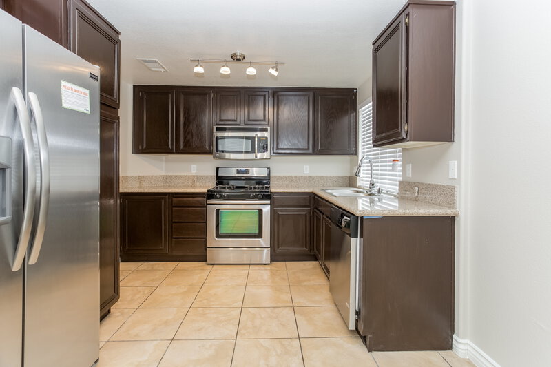 3,150/Mo, 4565 Savin Cir Las Vegas, NV 89130 kitchen View 3