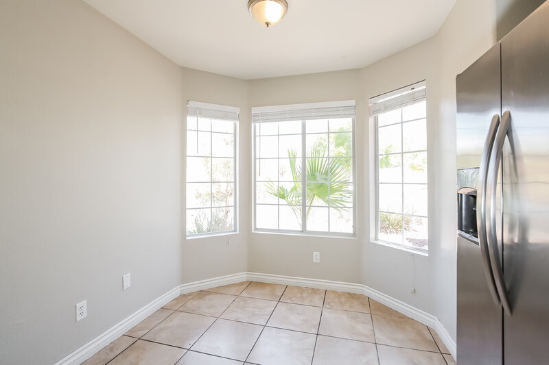 2,135/Mo, 4565 Savin Cir Las Vegas, NV 89130 Dining Room View