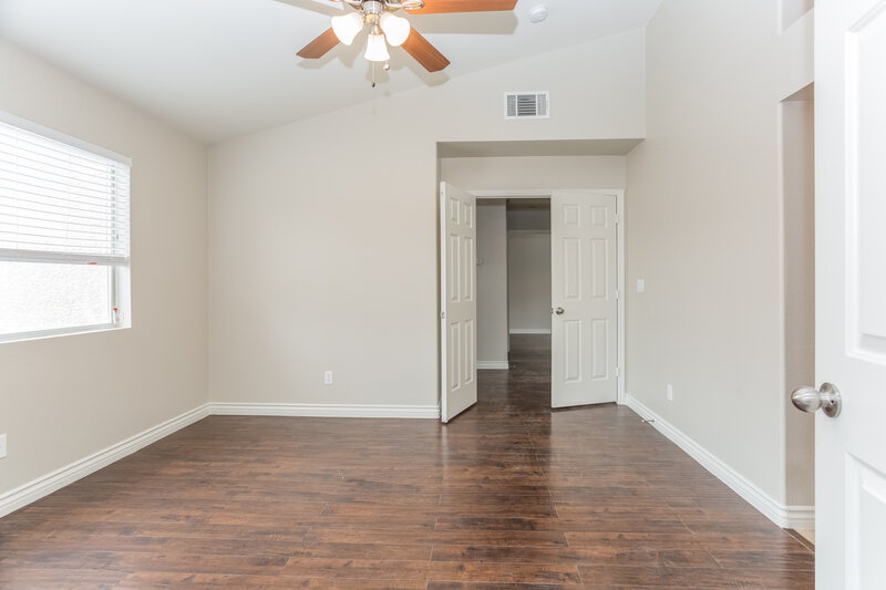 3,150/Mo, 4565 Savin Cir Las Vegas, NV 89130 masterbedroom View