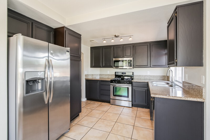 2,135/Mo, 4565 Savin Cir Las Vegas, NV 89130 Kitchen View