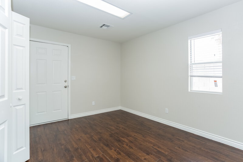 3,150/Mo, 4565 Savin Cir Las Vegas, NV 89130 masterbedroom View 2