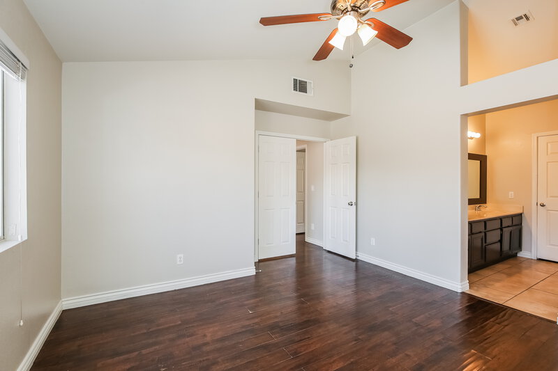 2,135/Mo, 4565 Savin Cir Las Vegas, NV 89130 Main Bedroom View 2