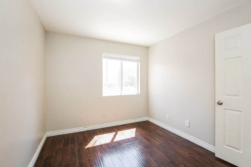 2,135/Mo, 4565 Savin Cir Las Vegas, NV 89130 Bedroom View