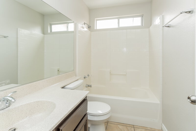 3,150/Mo, 4565 Savin Cir Las Vegas, NV 89130 bathroom View