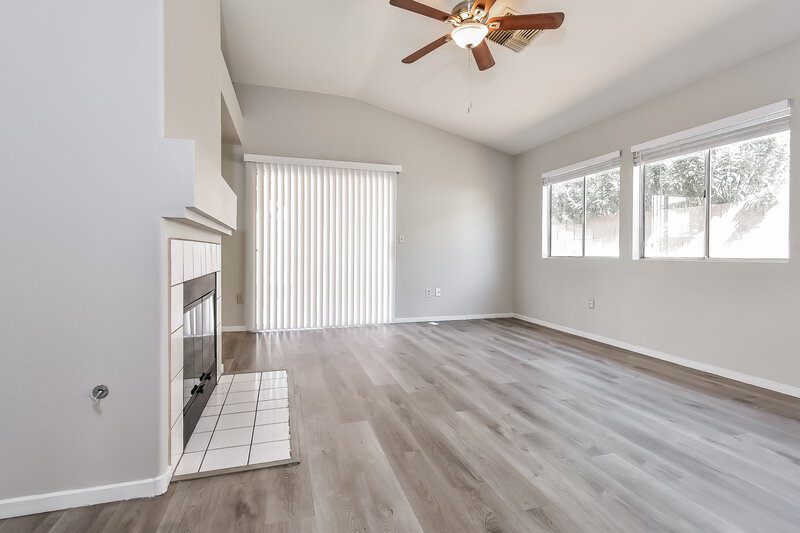 2,920/Mo, 5244 Del Lago Dr Las Vegas, NV 89130 Living Room View 2