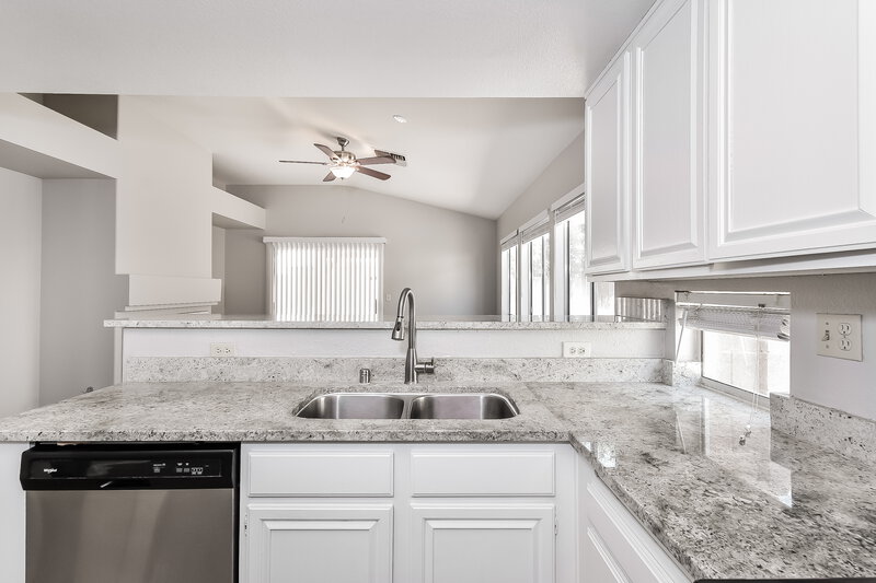 2,920/Mo, 5244 Del Lago Dr Las Vegas, NV 89130 Kitchen View 2