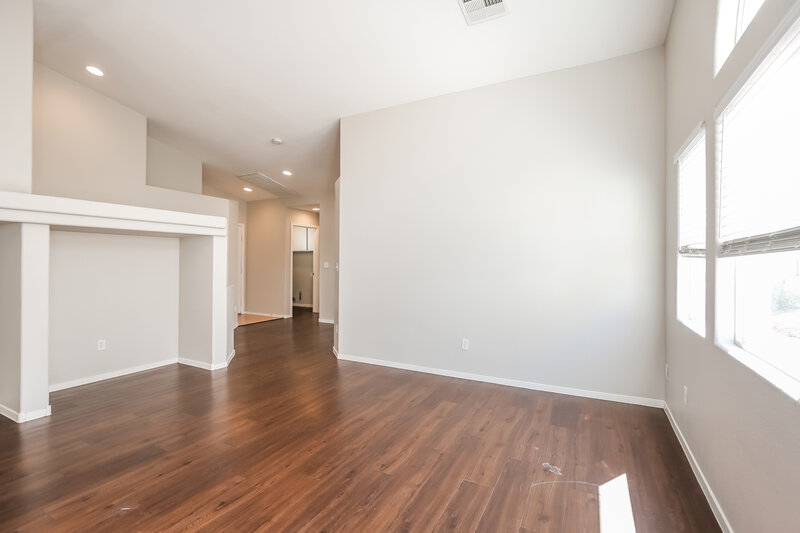 1,925/Mo, 438 River Glider Avenue North Las Vegas, NV 89084 Living Room View