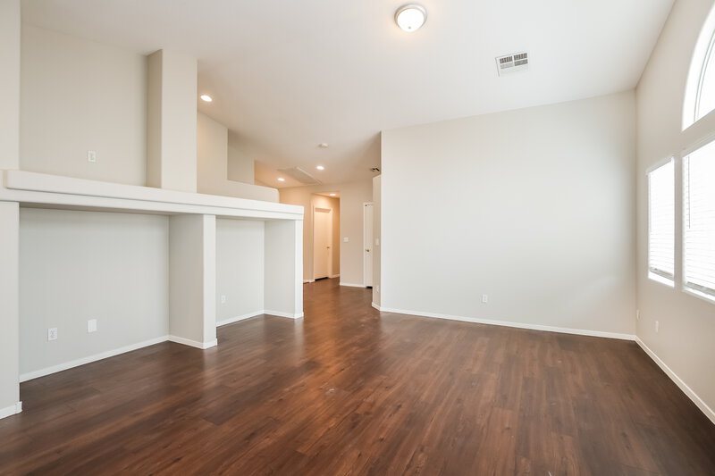 2,070/Mo, 438 River Glider Avenue North Las Vegas, NV 89084 Living Room View 3