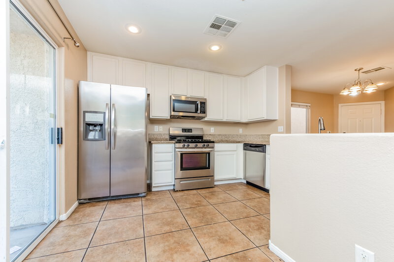 1,865/Mo, 3012 Sunrise Bay Avenue North Las Vegas, NV 89031 Kitchen View