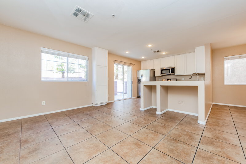 1,865/Mo, 3012 Sunrise Bay Avenue North Las Vegas, NV 89031 Family Room View